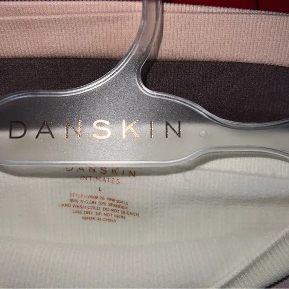 5 PK-Size L- Comfy Seamless Panties. NWT