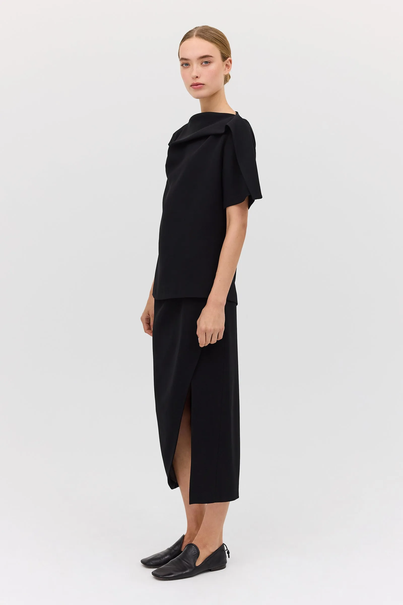 BLACK SUITING ANNEX TOP
