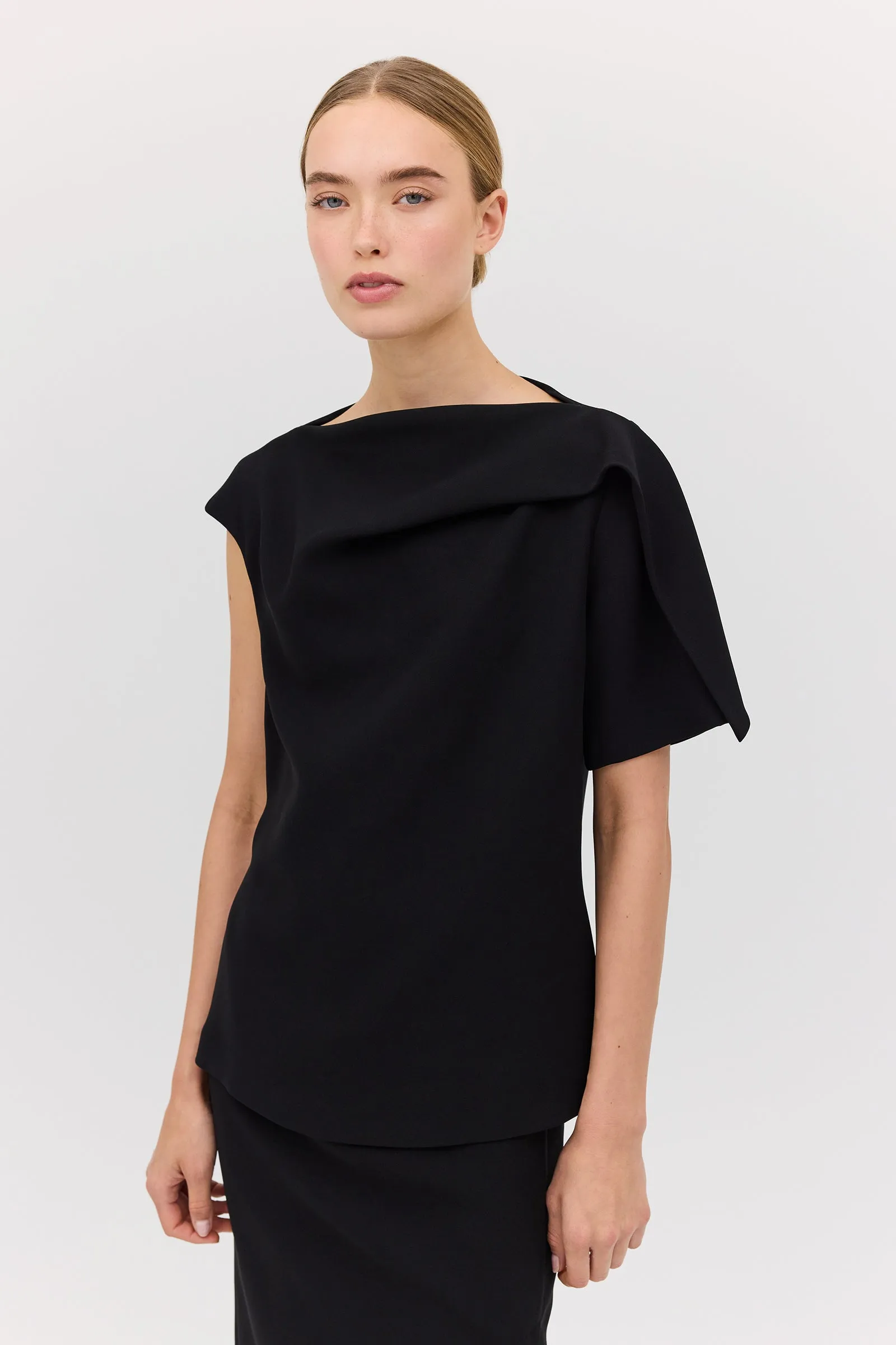 BLACK SUITING ANNEX TOP