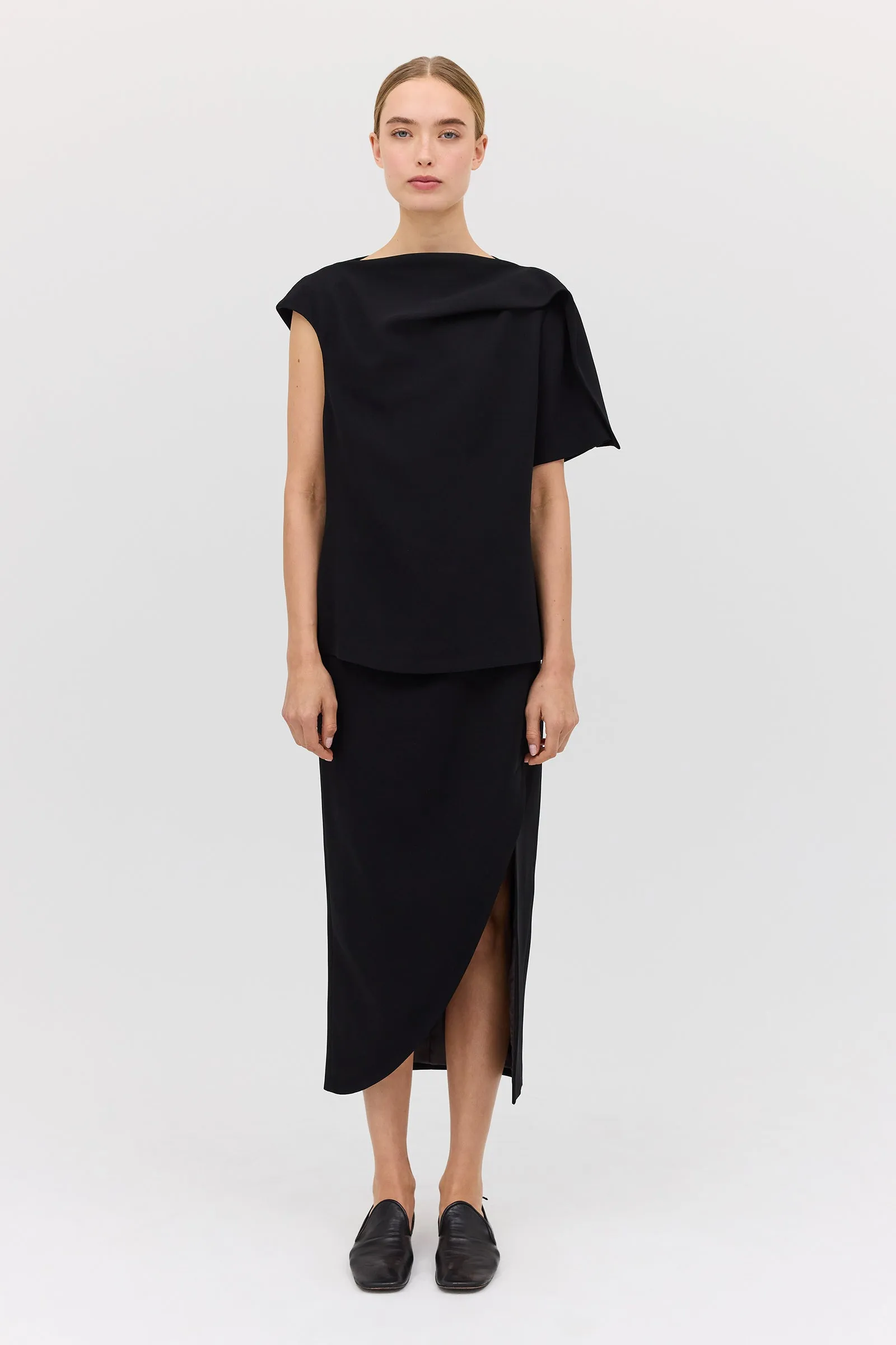 BLACK SUITING ANNEX TOP