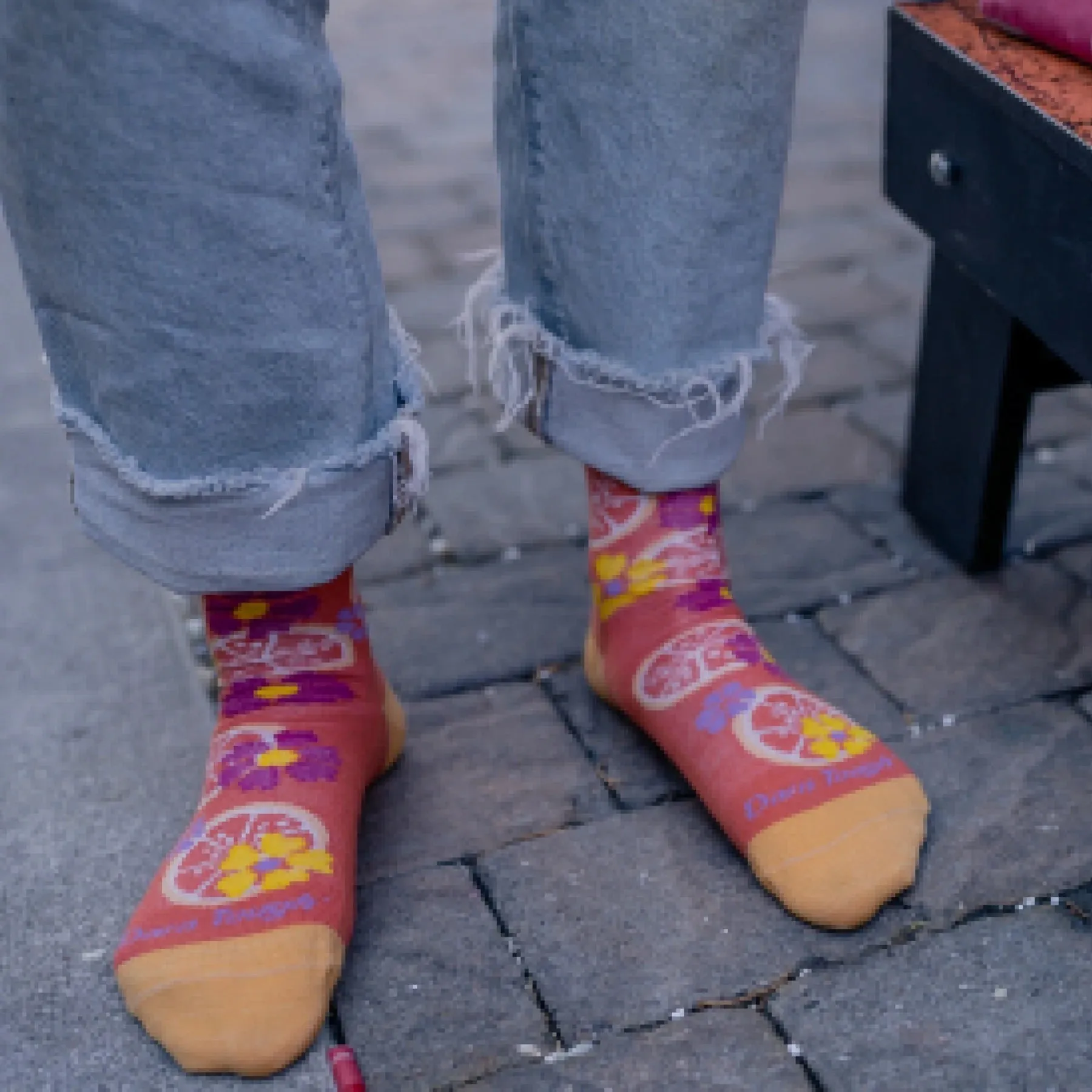 Darn Tough 6102 Women's Stand Shorty Lifestyle Socks - Grapefruit