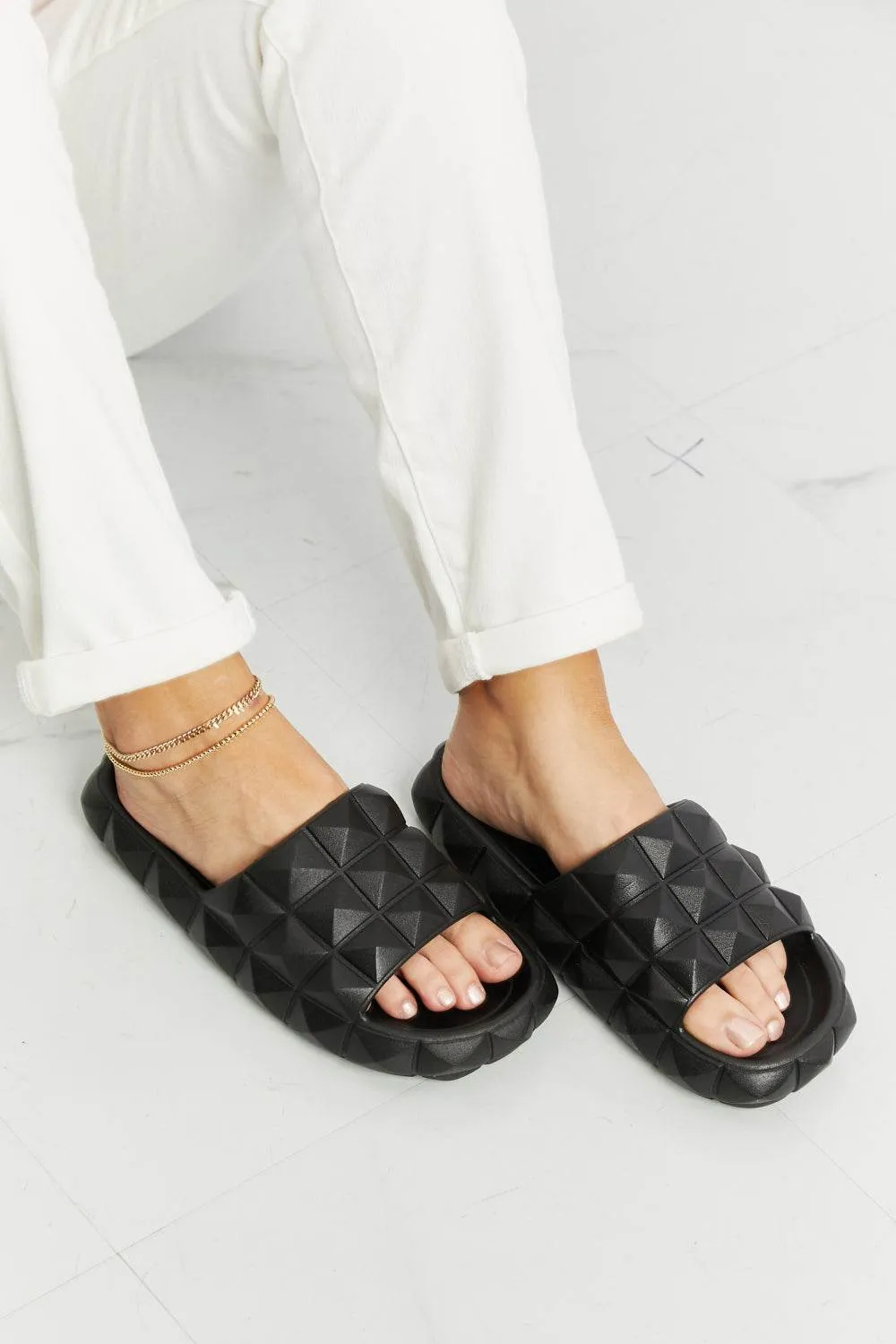 Legend Let's Chill 3D Stud Women Slide Sandal