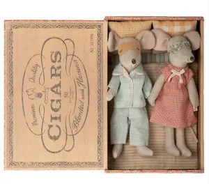 Maileg - Mum and Dad Mice in Cigar Box