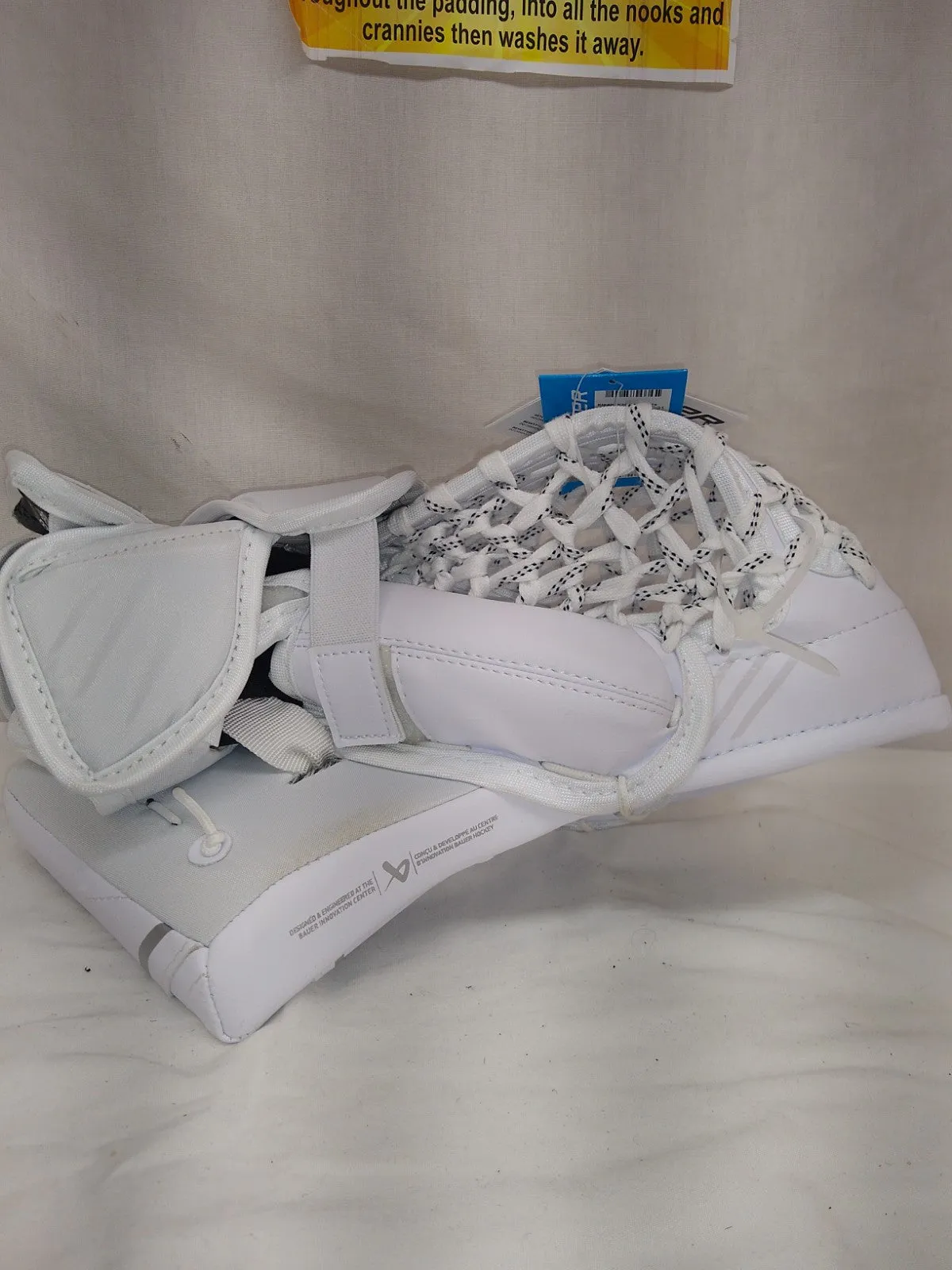 New Bauer GSX Reg (Lt Hand) Sz Jr White Ice Hockey Goalie Catcher