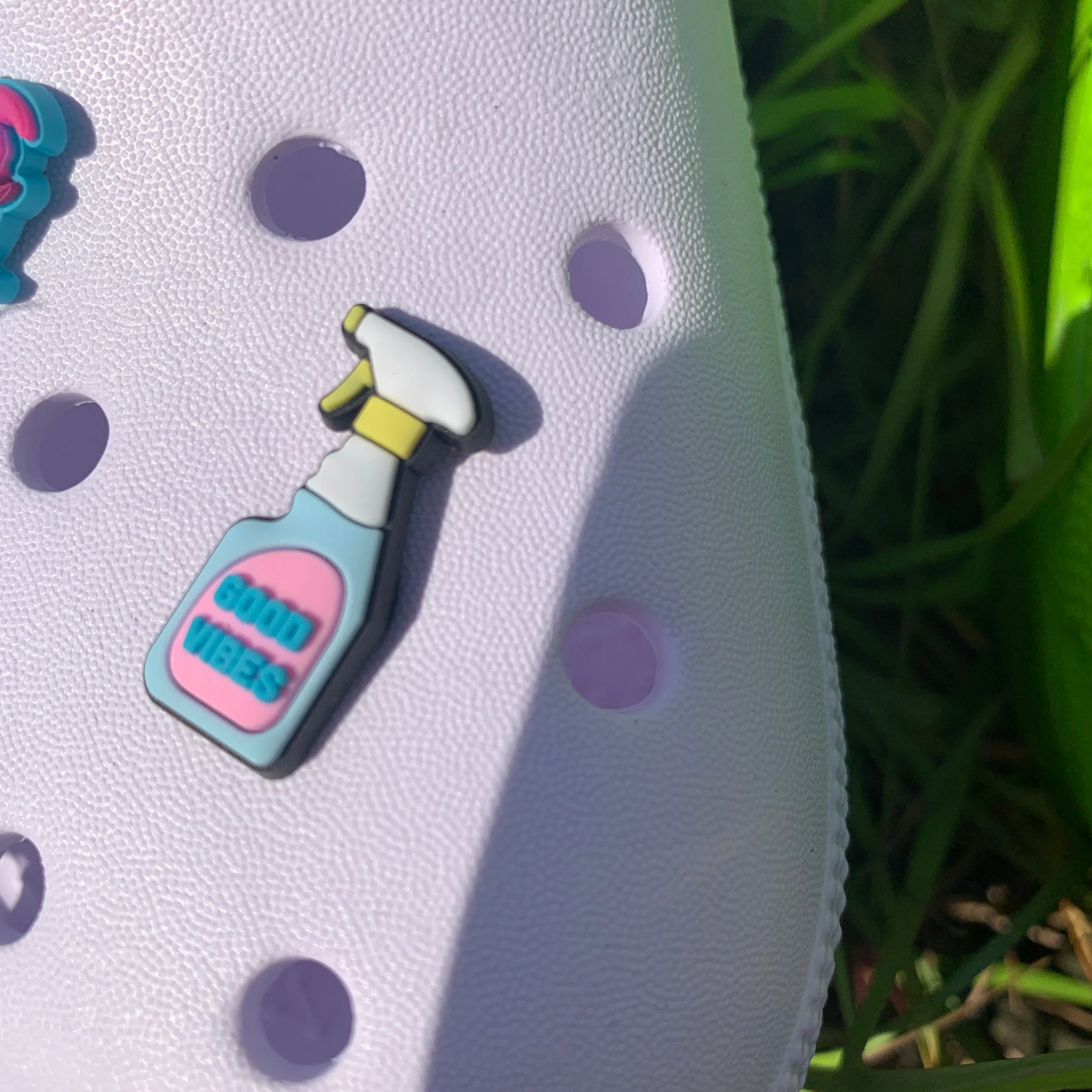 SHOE CHARMS - GOOD VIBES SPRAY