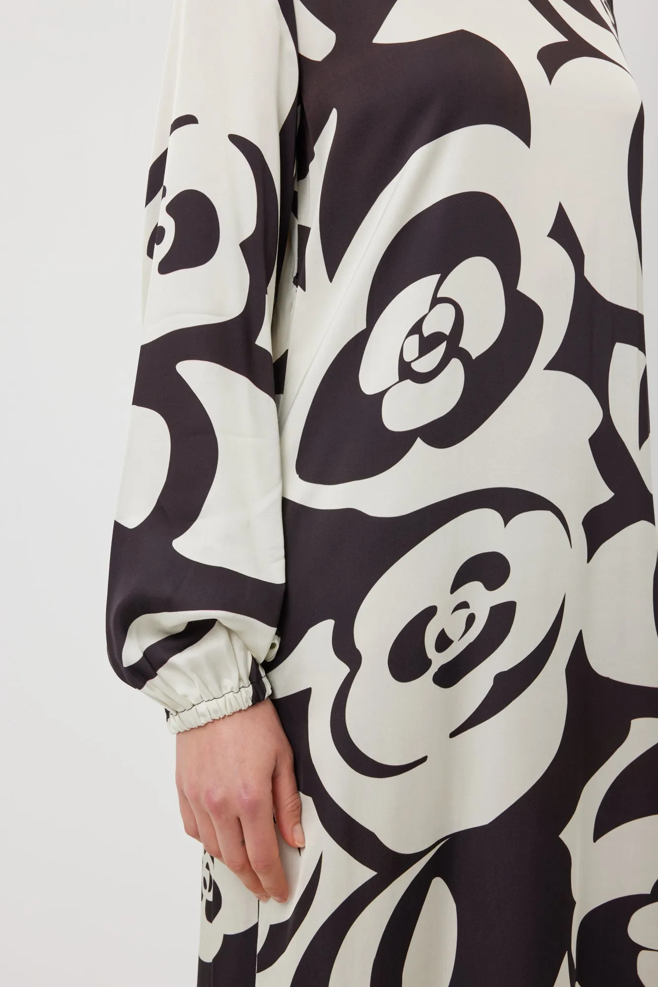 TUESDAY MAGGIE DRESS MONO FLOWER