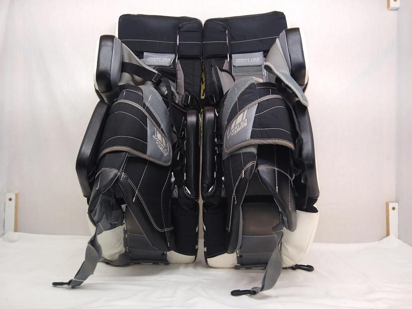 Used Warrior Ritual G3 Size 30"   1" White/Black Hockey Goalie Leg Pads