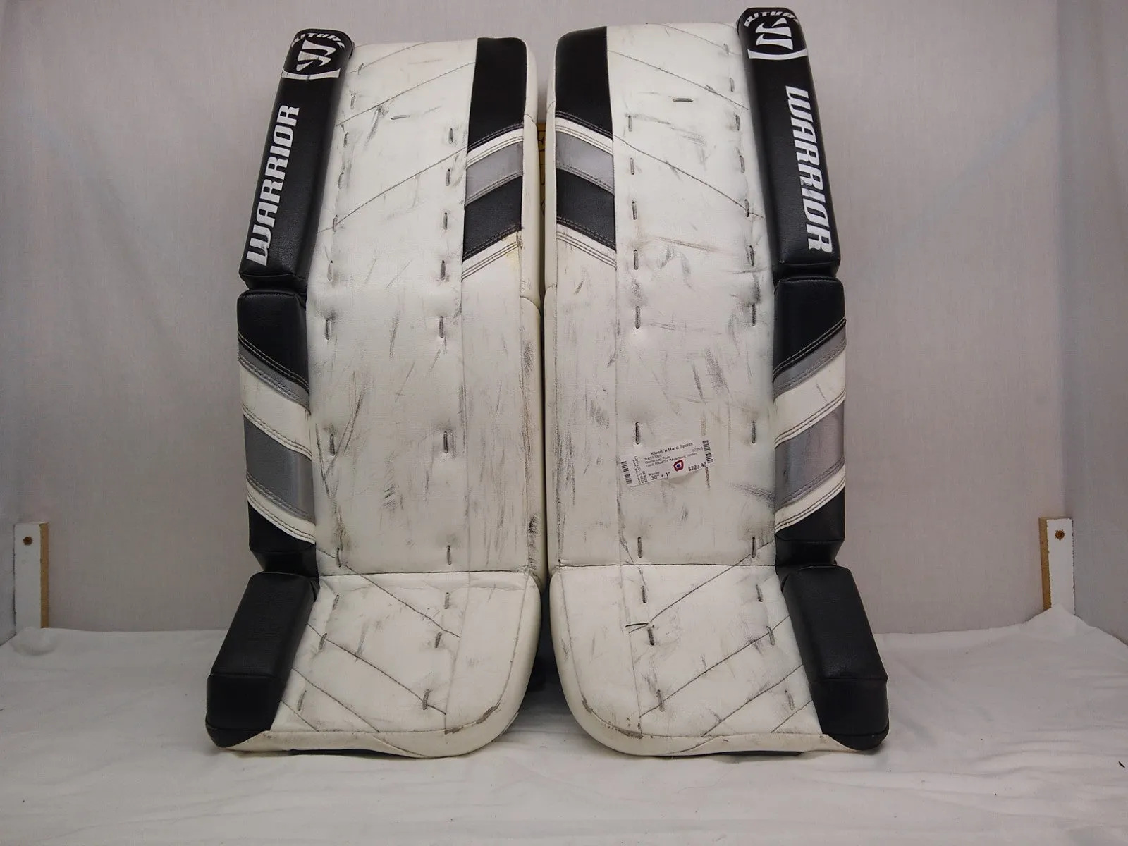 Used Warrior Ritual G3 Size 30"   1" White/Black Hockey Goalie Leg Pads