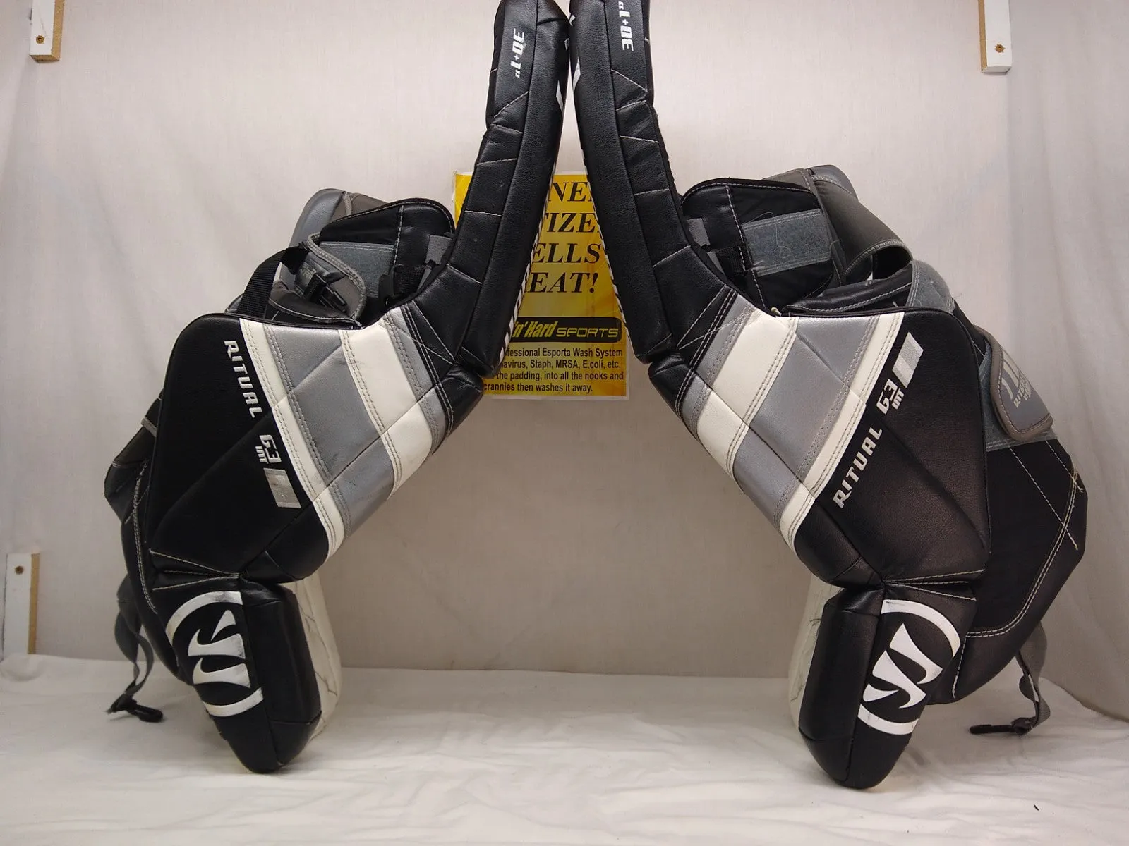 Used Warrior Ritual G3 Size 30"   1" White/Black Hockey Goalie Leg Pads