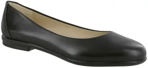 Women's Scenic Ballet Flat in Black